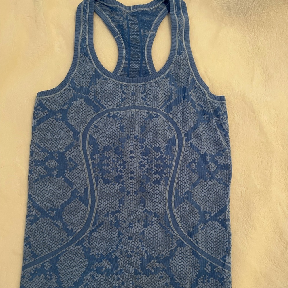 Lululemon swiftly tank size 6